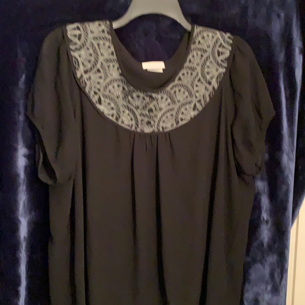Van Heusen black and gray chiffon blouse